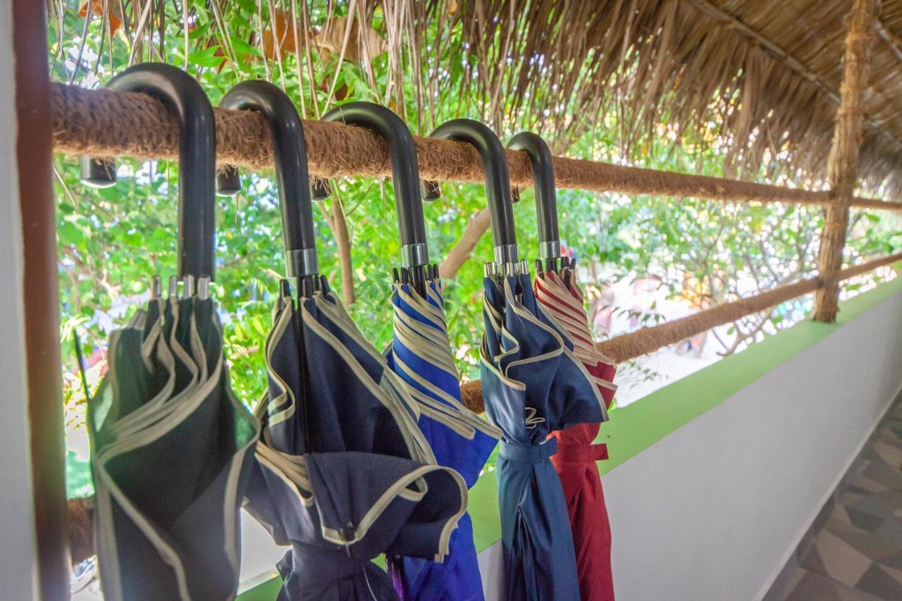 Dhangethi Inn Екстериор снимка